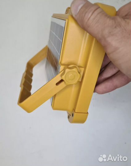 Фонарь прожектор аккумуляторный