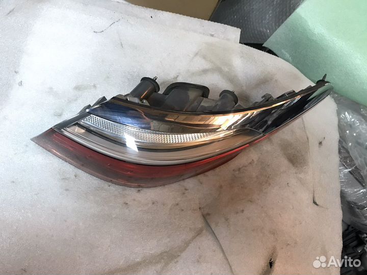 Фонарь задний левый и правый Kia Quoris LED