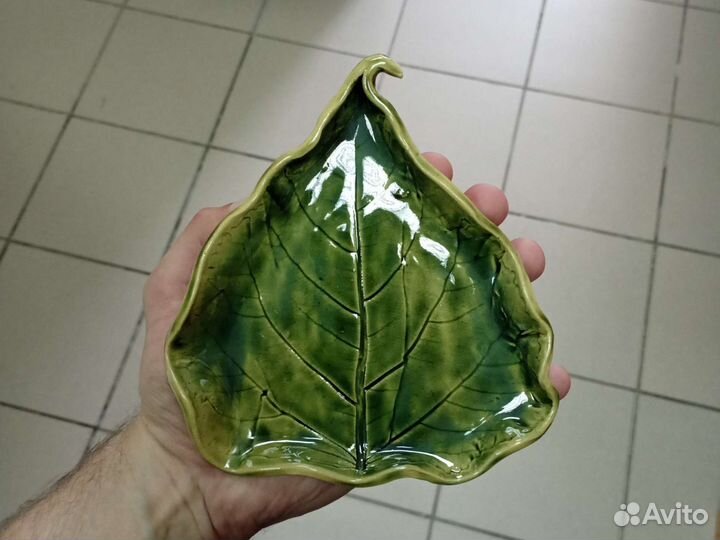 Тарелка лист