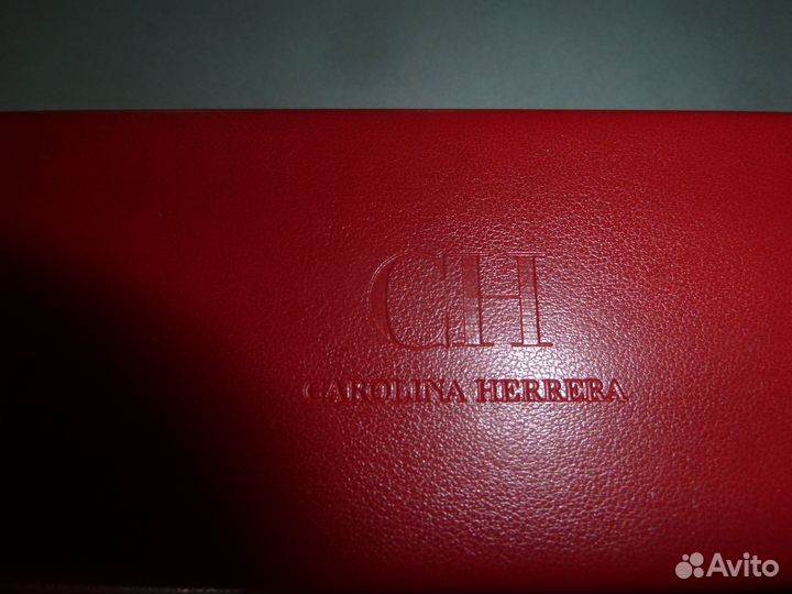 Новый футляр для очков carolina herrera