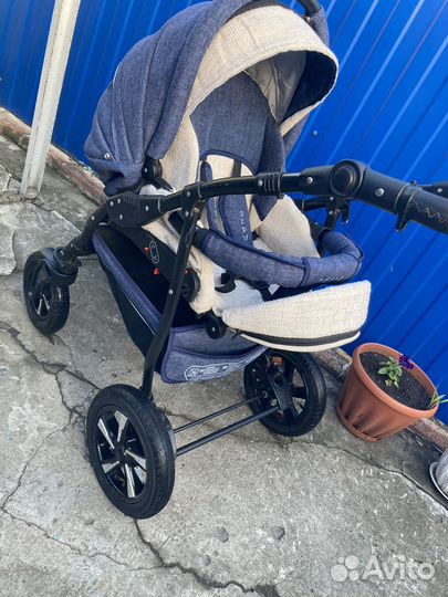 Продам детскую коляску 3 в1