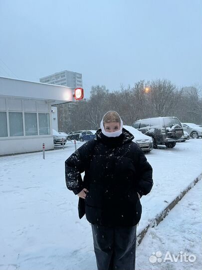 Сотрудник пункта выдачи ozon