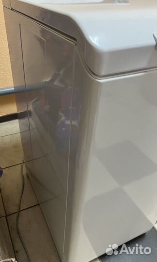 Вертикальная стиральная машина Zanussi