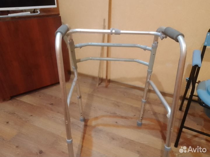 Ходунки для взрослых шагающие