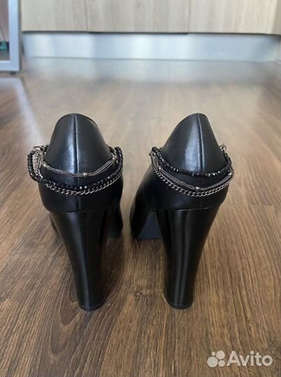 Женские туфли