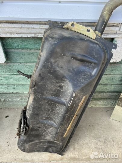 Бензобак w123