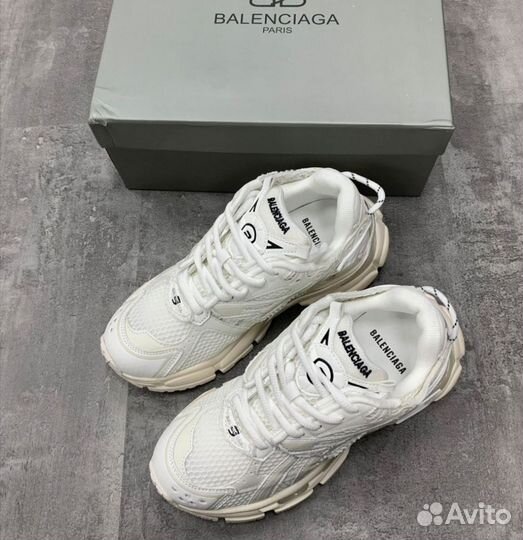 Кроссовки Balenciaga Runner женские