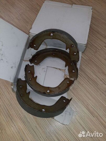 Тормозные колодки Митсубиси Паджеро 4