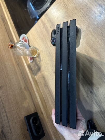 Sony Playstation 4 pro 1tb б/у