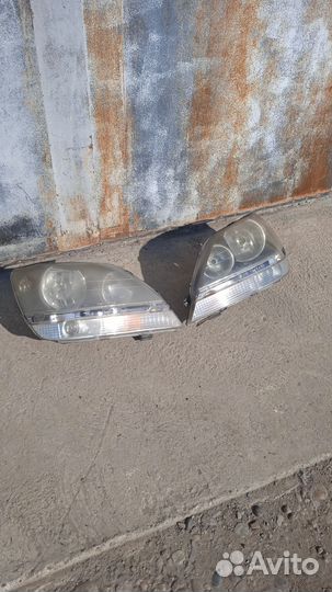 Продам фары для Toyota Harrier