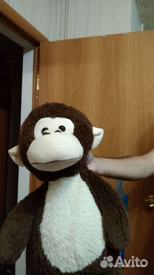 Большая мягкая игрушка обезьяна