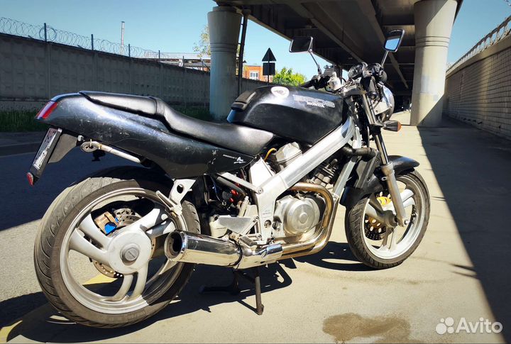 Honda NT650 Bros
