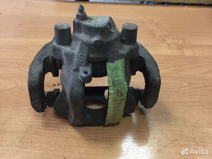 Суппорт задний левый Mercedes E-Class 2009-2016