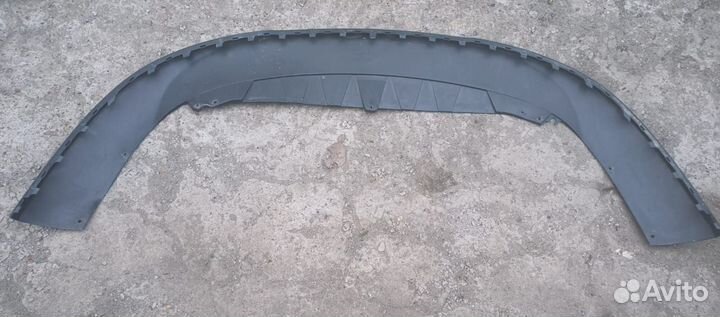 Нижняя губа переднего бампера