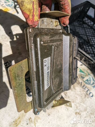 Блок управления двигателем Nissan X-Trail I (2000—