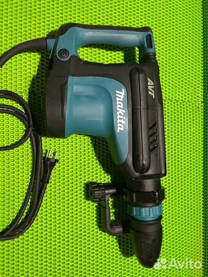 Отбойный молоток Makita HM1213C