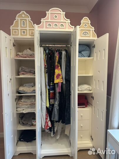 Шкаф в детскую комнату