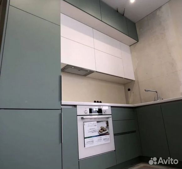 Кухня до потолка в современном стиле Т01015