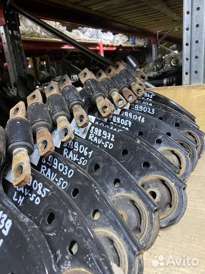 Рычаг передний левый Toyota Rav 4 XA 50