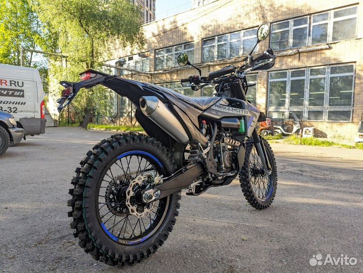 Мотоцикл Regulmoto Legend 300 Enduro витрина