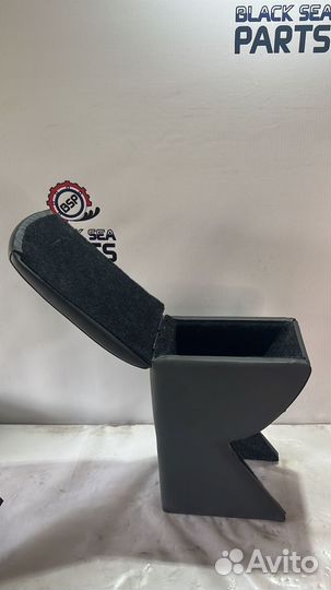 Подлокотник Hyundai Accent