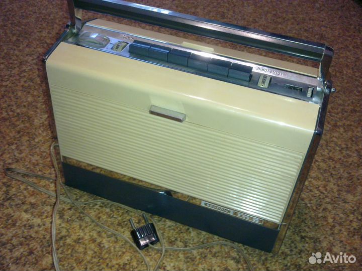 Переносной катушечный магнитофон Grundig TK 6