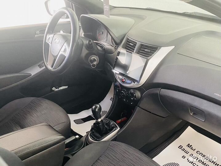 Hyundai Solaris 1.4 МТ, 2015, 180 000 км