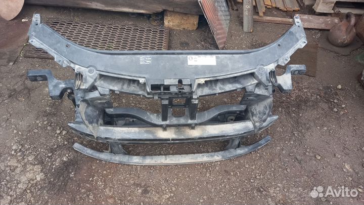 Передняя панель