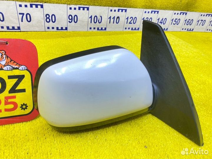 Уши передние правые Toyota Rav4