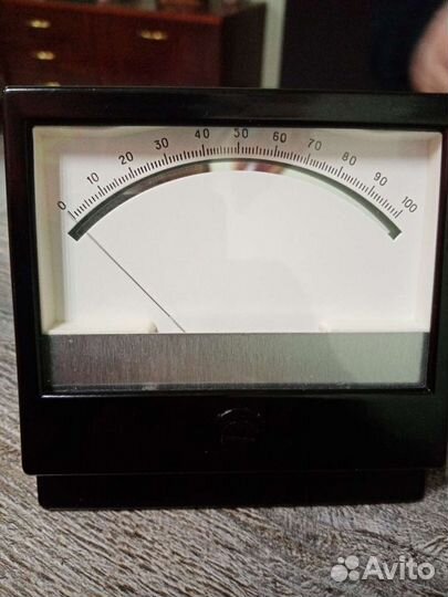 Вольтметр новый