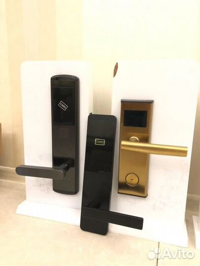 Замок для гостиницы карточный