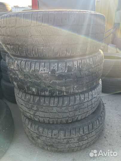 Michelin Agilis X-Ice North 215/65 R16C 109R