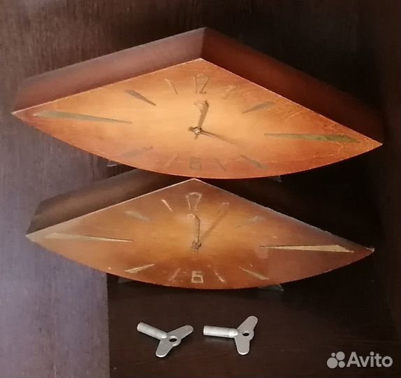 Продам настольные часы