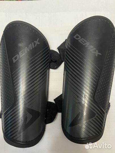 Щитки для футбола demix