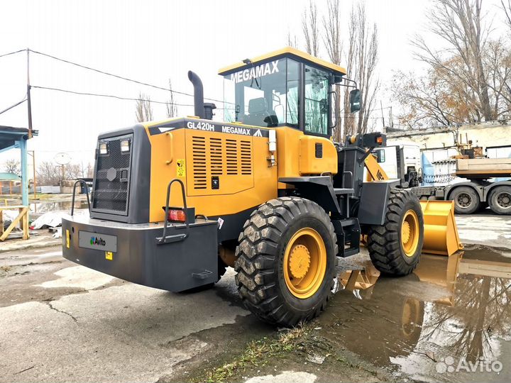 Фронтальный погрузчик Megamax GL420H, 2023