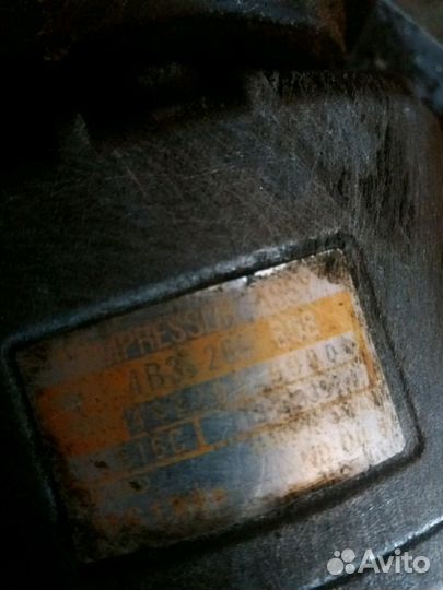 Компрессор кондиционера Audi A4 A6 A8 B5