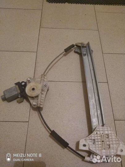 Стеклоподъемник задний правый Hyundai Solaris 2