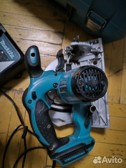 Аккумуляторная Циркулярная пила Makita DSS610RF