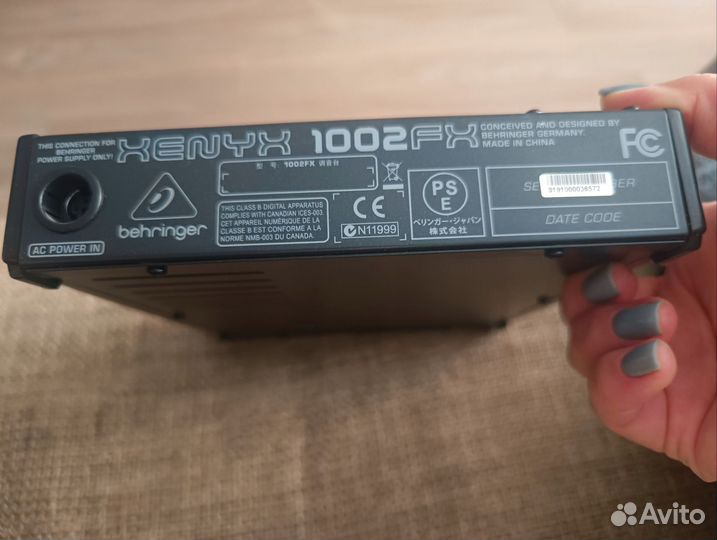 Микшерный пульт Behringer 1002FX