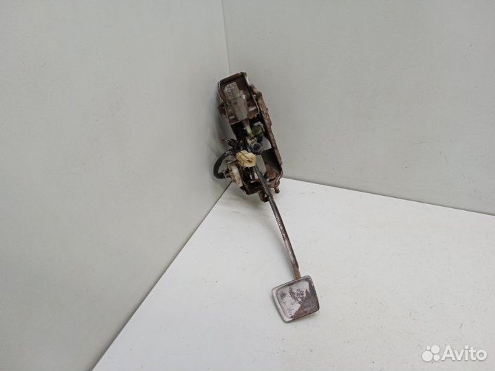 Педаль сцепления Mazda Protege BJ 1.8 1999