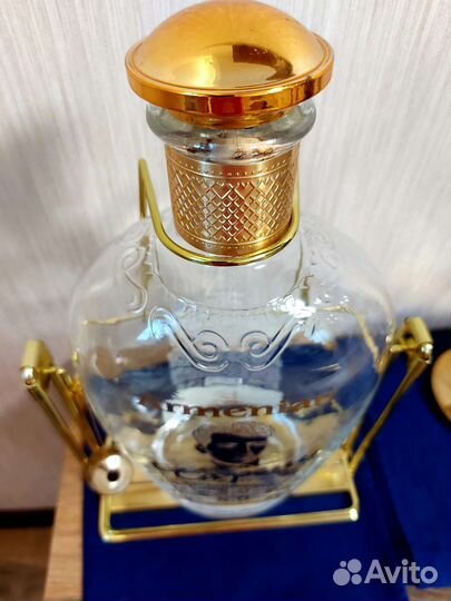 Бутылка и коробка из под коньяка Чаренц