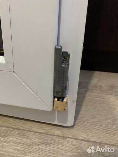 Пластиковое окно 70,5х114