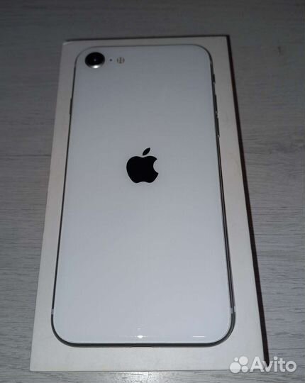 Телефон iPhone SE 2020