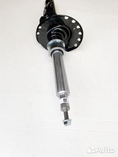 Передний левый амортизатор RR Evoque L538