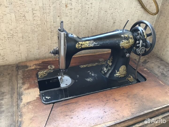 Швейная машинка singer