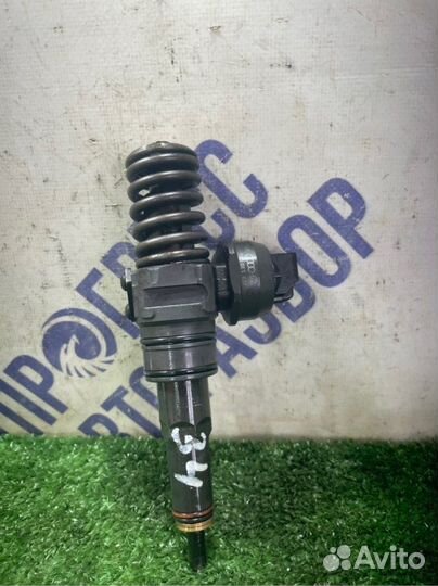 Форсунка Volkswagen Passat B6 седан 2.0 вхе дизель