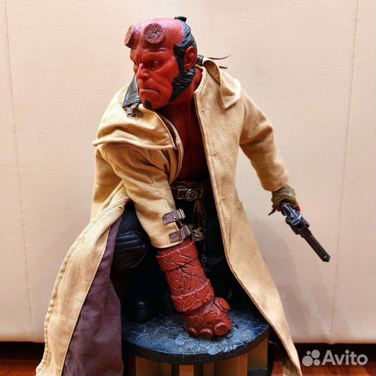 Hellboy 2 Premium Format 1:4 Sideshow