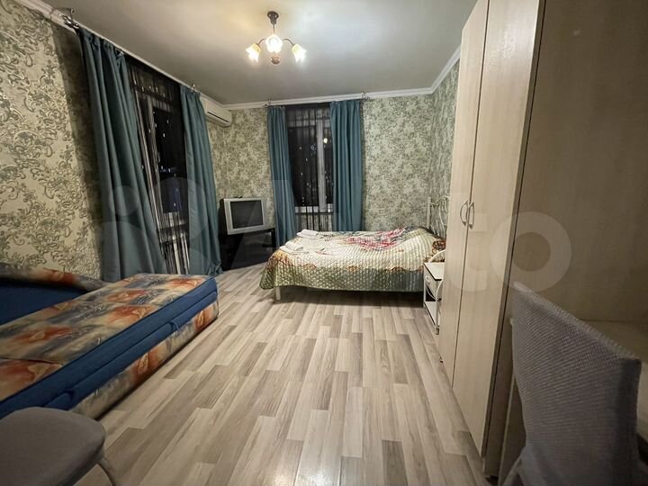 2-к. квартира, 35 м², 3/3 эт.