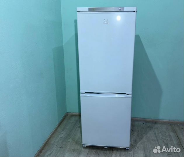 Холодильник indesit by