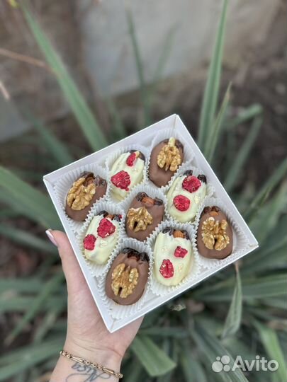 Финики в шоколаде